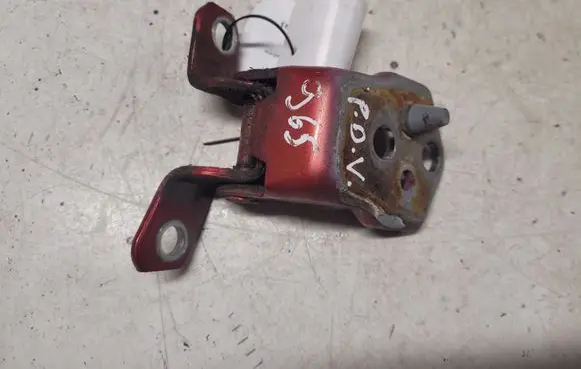 Mazda 5 Front door upper hinge