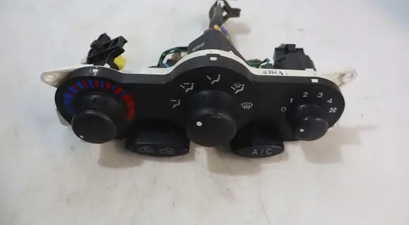 Hyundai Coupe Interior fan control switch 