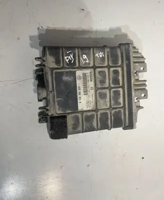 Volkswagen PASSAT B4 Engine control unit/module 0281001172 028906021B