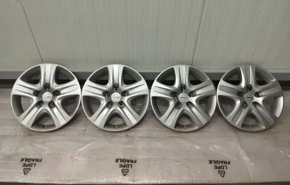 Opel Zafira B R16 wheel hub/cap/trim 13282335