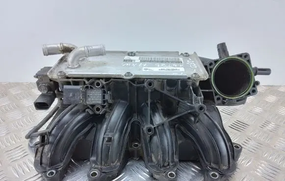 Skoda Yeti (5L) Intake manifold 03F145749B