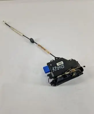 Volkswagen Touareg I Front door lock 3D1837015