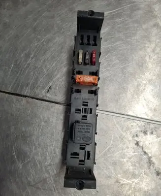 Mercedes-Benz Sprinter W901 W902 W903 W904 Fuse box set 9015450060 A0025421519