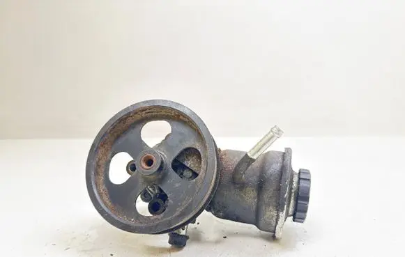 Toyota Avensis T250 Power steering pump