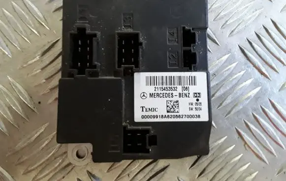 Mercedes-Benz E W211 Comfort/convenience module 2115453532