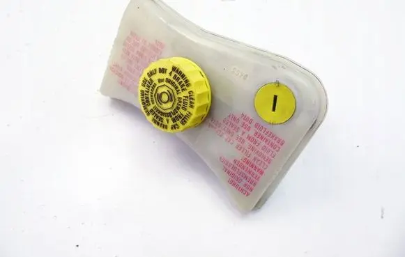Audi A4 S4 B6 8E 8H Brake fluid reservoir 8E0611301G