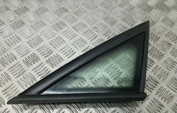 Seat Altea Front triangle window/glass 5P0845411