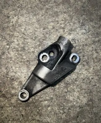 BMW 5 E60 E61 Generator/alternator bracket 7793090