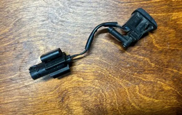 BMW 3 E90 E91 Windshield washer spray nozzle 7110851