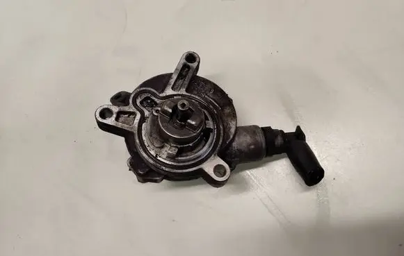 Volvo XC70 Vacuum pump 08699237
