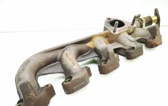 Volvo V70 Exhaust manifold 8642826