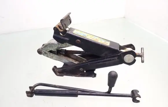 Volkswagen PASSAT B3 Lift Jack 357011031