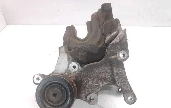 Hyundai Grandeur Generator/alternator bracket 