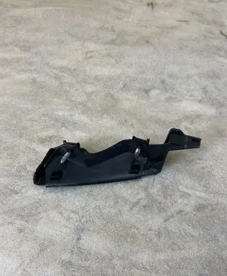 Volkswagen PASSAT B6 Front bumper mounting bracket 3C0807505