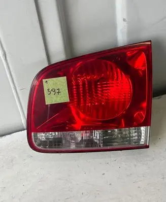 Tailgate rear/tail lights