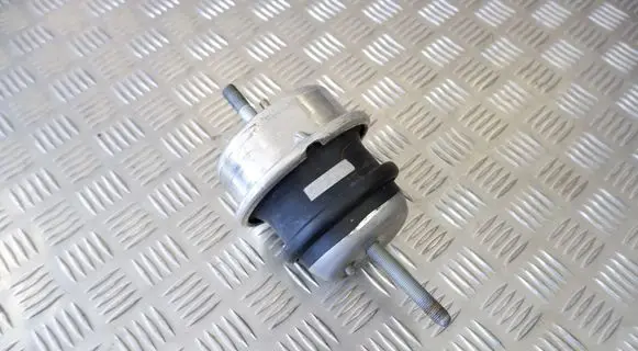 Lexus LS 460 - 600H Engine mount bracket 1236138160