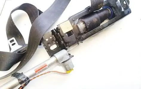 Volvo V50 Front seatbelt 823500 6008892