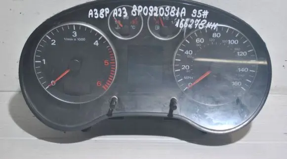 Audi A3 S3 8P Speedometer (instrument cluster) 8P0920981A