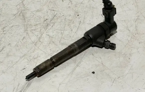 Fuel injector