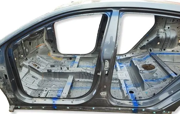 Hyundai Ioniq Pillar (middle) 