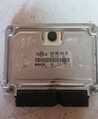 Volkswagen PASSAT B5.5 Engine control unit/module 038906019DS 0281011543