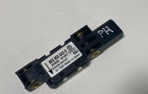 Volkswagen Phaeton Airbag deployment crash/impact sensor 8E0959643D