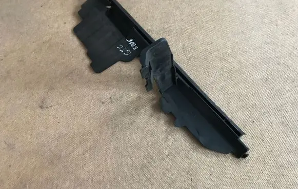 Intercooler air guide/duct channel