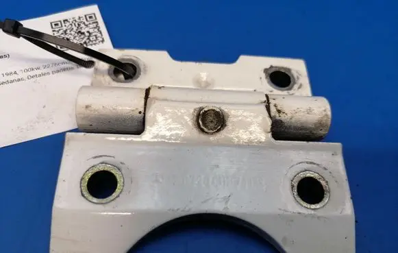 Mercedes-Benz E W123 Front door lower hinge 1237200037