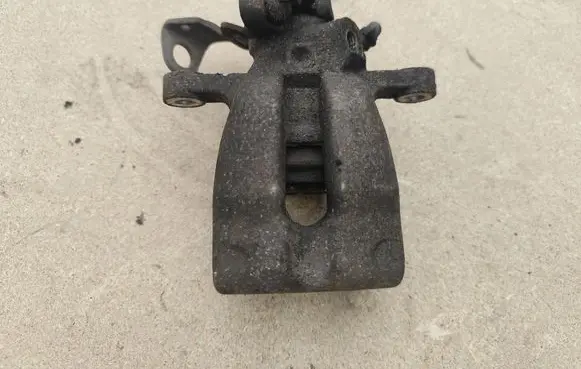 Opel Astra H Rear brake caliper