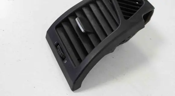 BMW 1 E81 E87 Dashboard air vent grill cover trim 7059188