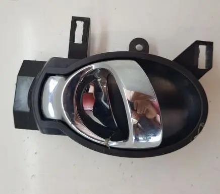 Nissan Juke I F15 Rear door interior handle