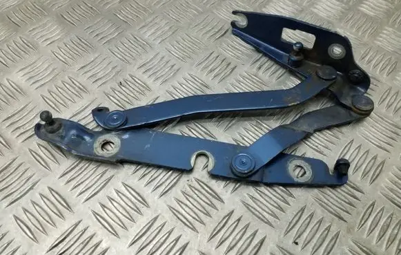 Audi A4 S4 B6 8E 8H Tailgate/trunk/boot hinge 8E5827301C