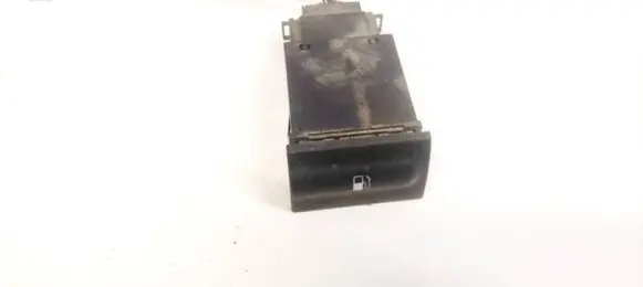 Skoda Octavia Mk1 (1U) Fuel tank opening switch 