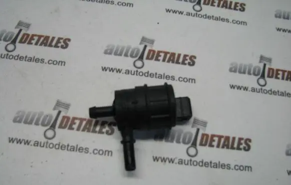 Mercedes-Benz GL X164 Valve vacuum A0004769832