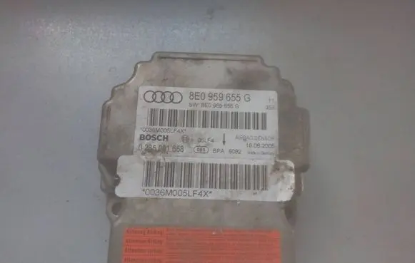 Audi A4 S4 B7 8E 8H Airbag control unit/module 8E0959655G 0285001668
