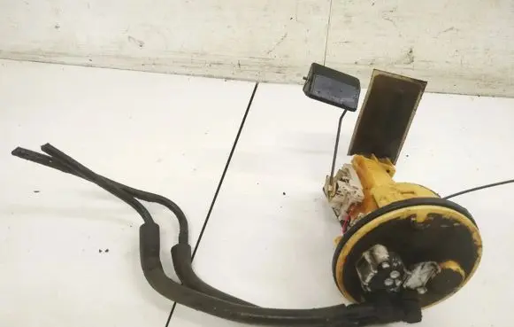 Toyota Corolla Verso AR10 Fuel level sensor 