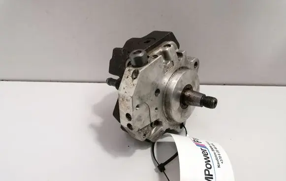 BMW 5 E60 E61 Mechanical fuel pump 7798333