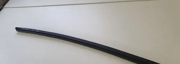 KIA Sportage Rubber seal front door window/glass 