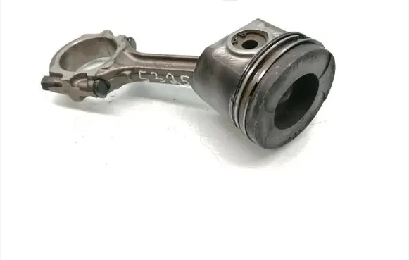 Nissan X-Trail T30 Piston with connecting rod 