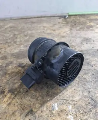 Audi A3 S3 8P Mass air flow meter 074906461B 0281002461