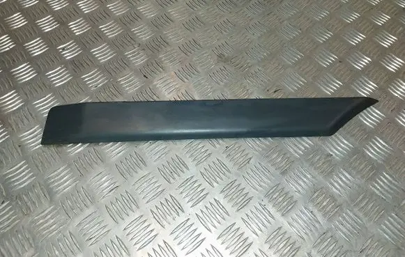 Mitsubishi Pajero Tailgate trim 5837A010