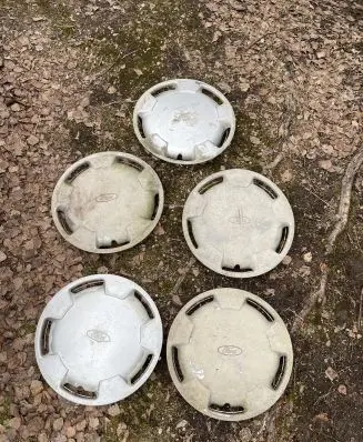 Ford Scorpio R14 wheel hub/cap/trim 86VB1130 86VB1130AA