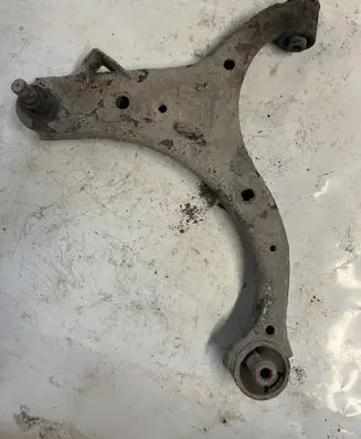 Front lower control arm/wishbone