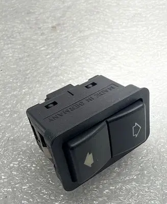 BMW 7 E38 Electric window control switch 8368974