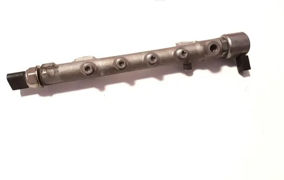 Mercedes-Benz C W204 Fuel main line pipe A6510700495 301231203652 9307Z521A