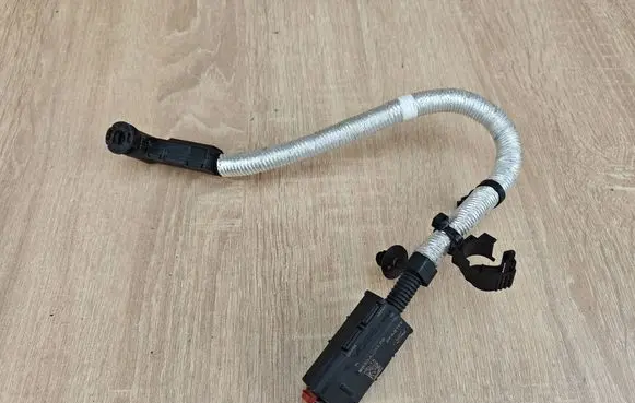 Volkswagen Amarok II AdBlue supply pipe MB3Q5J253PB