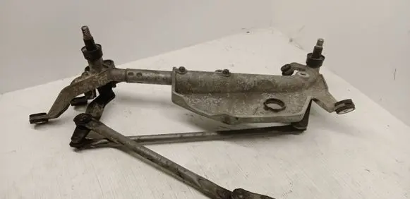 Honda CR-V Front wiper linkage 