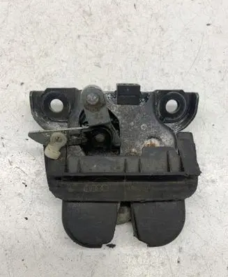 Audi A6 S6 C5 4B Tailgate/trunk/boot lock/catch/latch 4B9827520