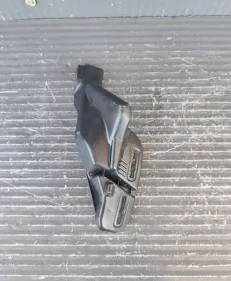 Opel Mokka B Fender mounting bracket 9825559980
