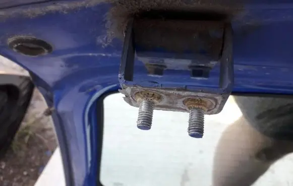 Volvo S40, V40 Tailgate/trunk/boot hinge